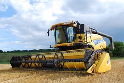 combine harvester 702413 1280