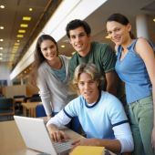 studenti-notebook-NAHLED